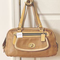 NWT Classic COACH “Bonnie” Designer Handbag