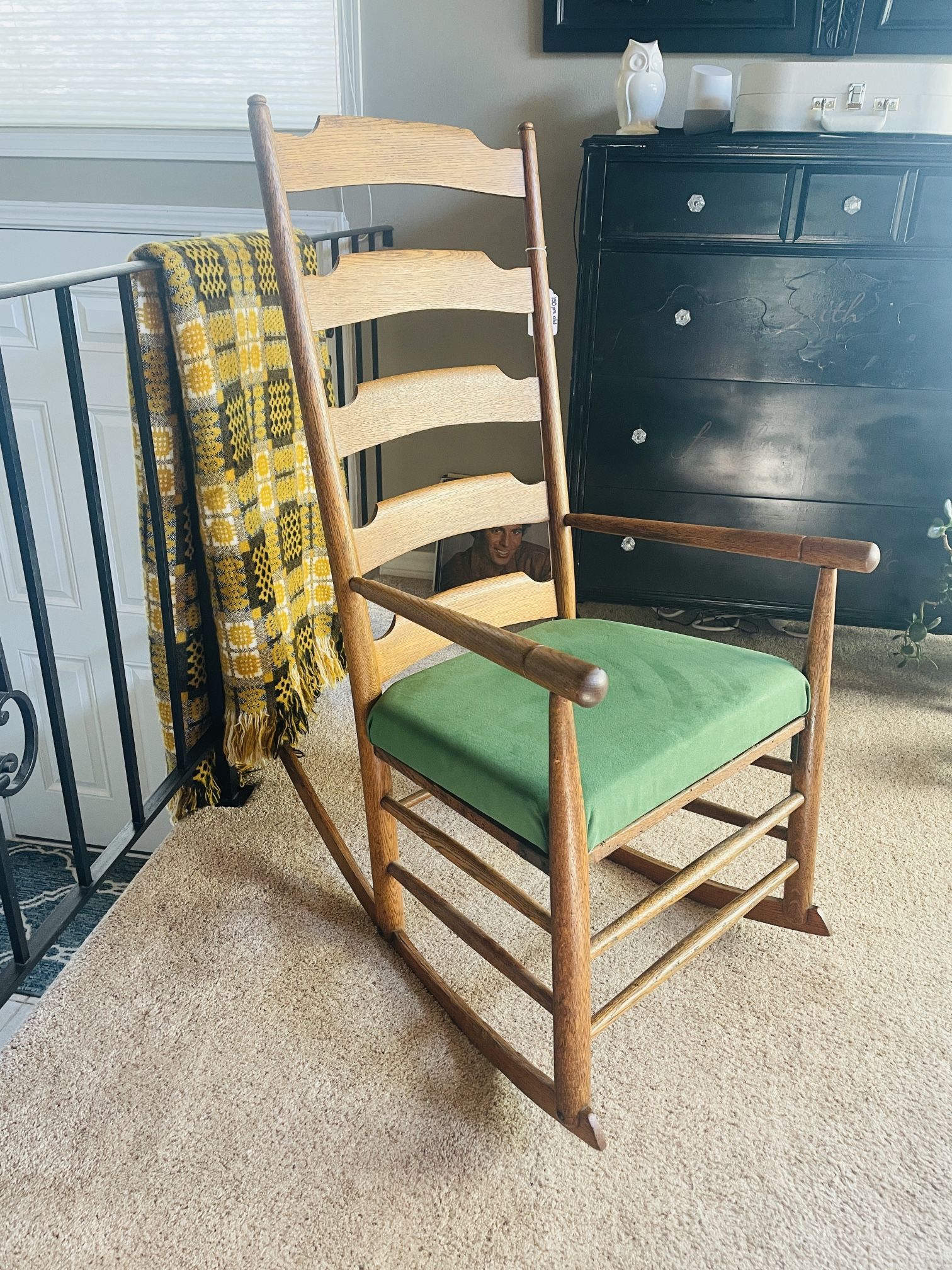 Antique rocking Chair 