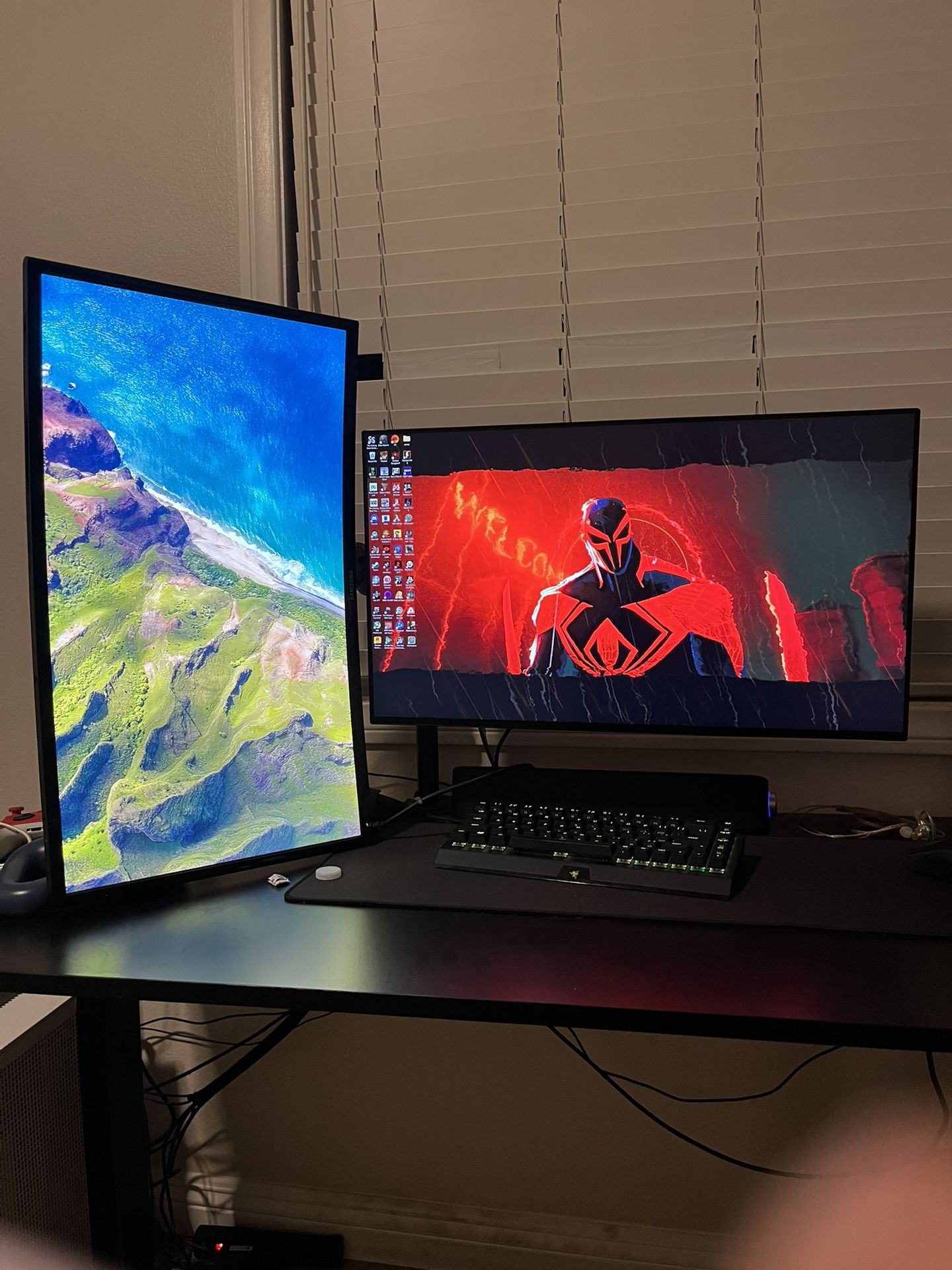 LG - 27" UltraGear UHD Nano IPS 1ms 144Hz G-SYNC Compatible Gaming Monitor with HDR (DisplayPort, HDMI, USB) - Black