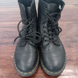 WOMENS SZ 7 DOC MARTENS CHEAP