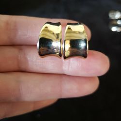 Vintage Gold Clip On Earrings