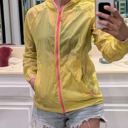 MOA Gear Stow-Away Hooded Windbreaker Rain Jacket Women XS. Ultralight 3 Oz, Zipper Pockets Length 16", Chest 38", Hip 44". Water Resistant.

Soft