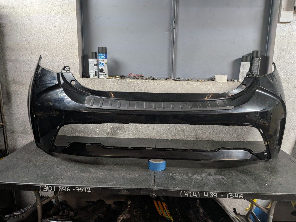 2020-2021-2022-2023-2024-2025 TOYOTA COROLLA SE REAR BUMPER OEM #9057