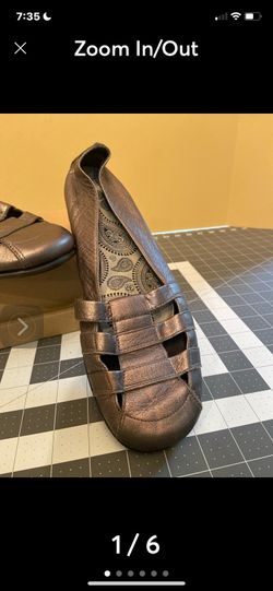 Aerosols Leather Flats