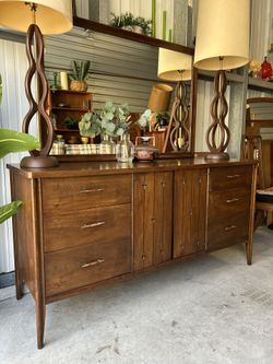Broyhill Saga Mid Century Walnut Credenza Triple Dresser