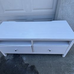 tv/center stand table