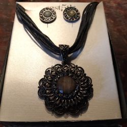 Cast 5th Necklace and Earrings