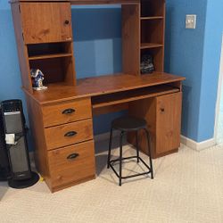Student Computer Desk & Stool