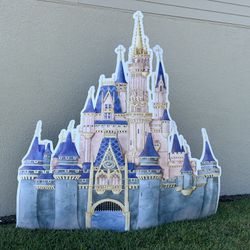 Disney cardboard cutouts Mini and Mickey Mouse, Castle, Disney Decorations
