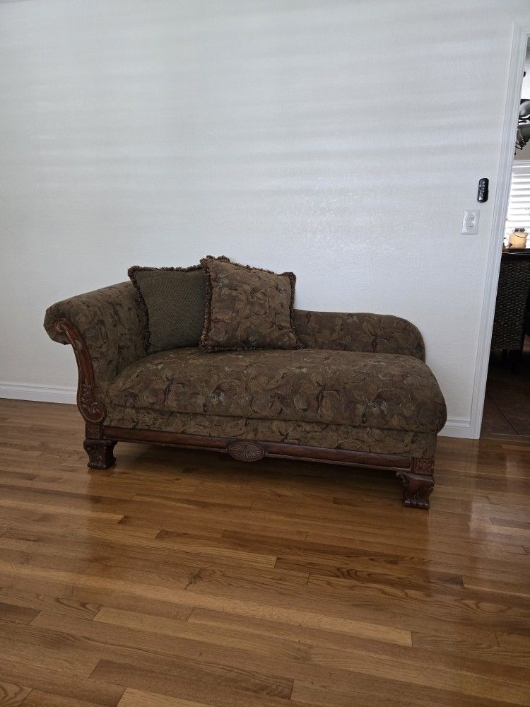 Sofa Chase Lounge