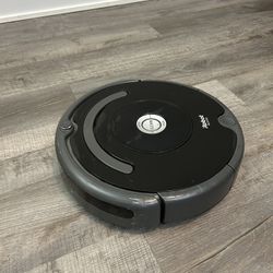  iRobot Roomba 675 Robot Vacuum