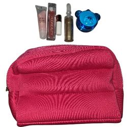 NWT- Sephora Favorites Holiday Lip
Kit LIMITED EDITION Brand New
2025