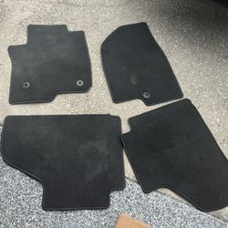 OEM GM 2020-2022 Chevy Tahoe & Suburban 4pcs set Carpet Floor Mat Black 