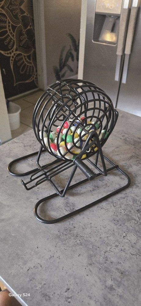 Bingo Cage With 75 Colored Bingo Balls . 
