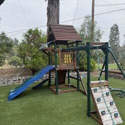 Swing Set / Play Yard