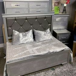 Amalia Gold Panel Bedroom Set