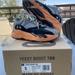 Yeezy 700