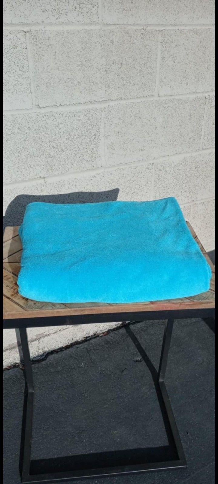 Soft Throw Blanket Pickup Between 2:00-10:40 Rainbow/Charleston Cash Only Read Description