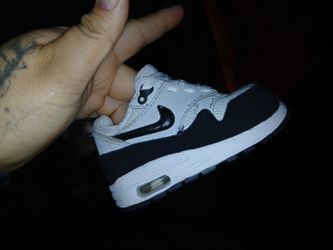 Infant nikes 4c