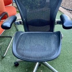 Herman Miller Aeron Size B Classic Polished Aluminum (rare) Rolling Desk Chair