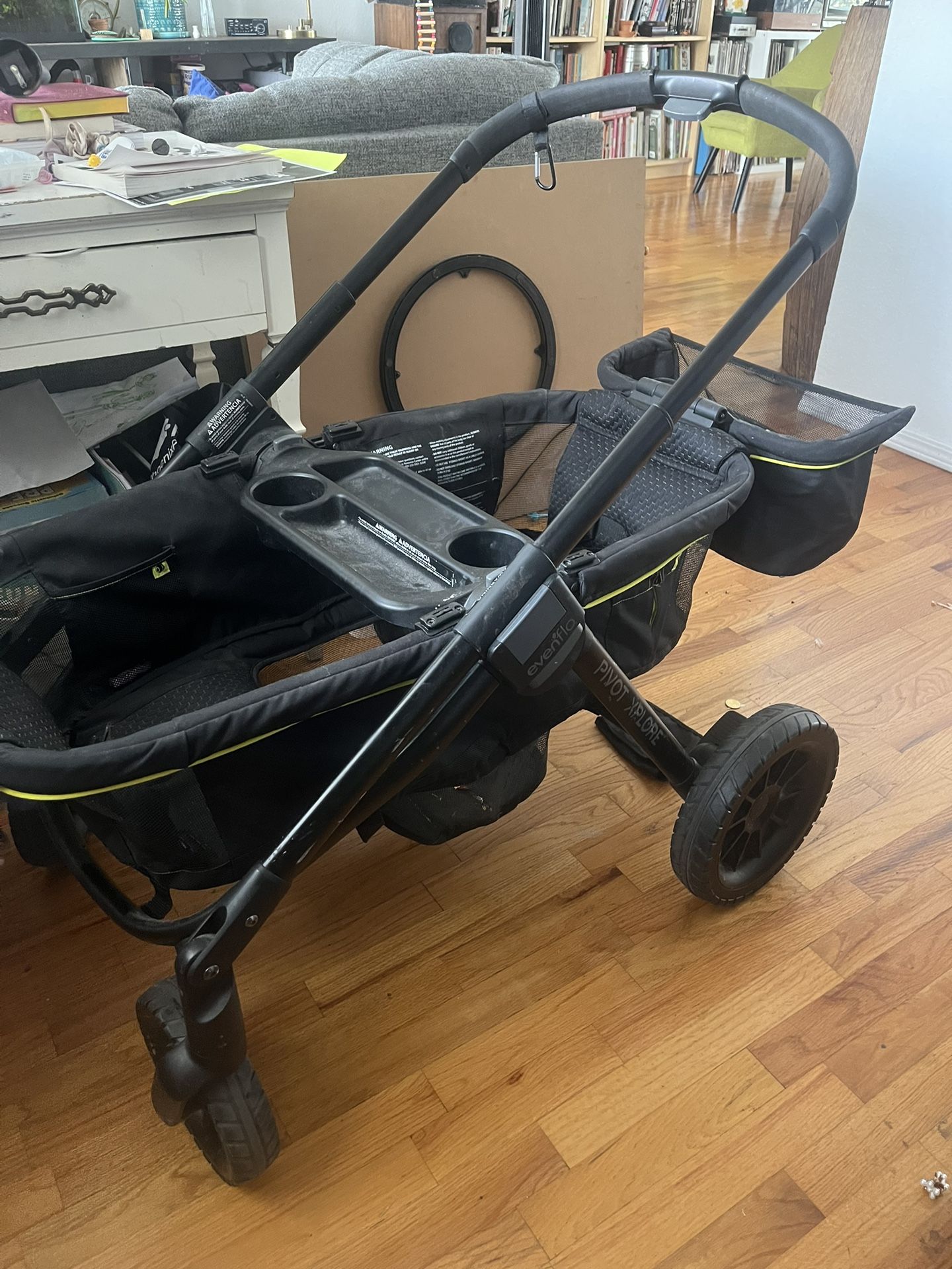 Evenflo Pivot Xplore Stroller