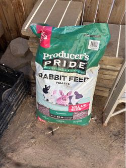 Rabbit feed pallets