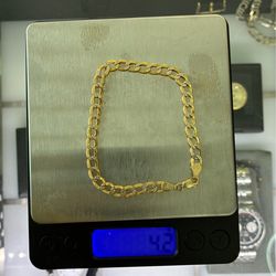 Gold bracelet