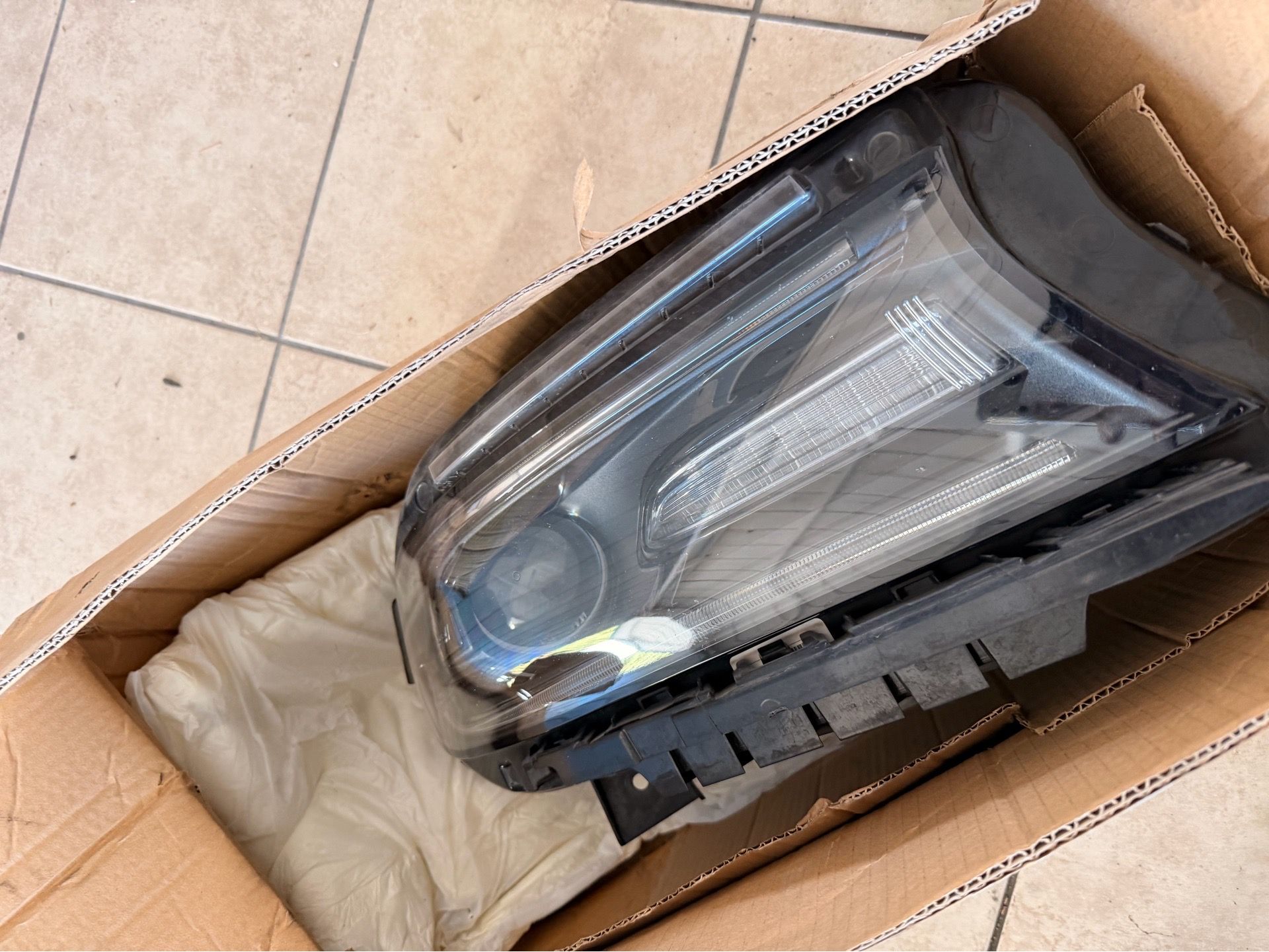 2015-2022 Dodge Charger OEM headlight halogen style passenger side