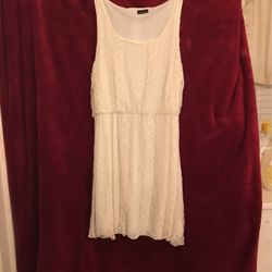 Zenobia Dress Size Large Off White 