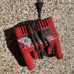Milwaukee Battery Charger