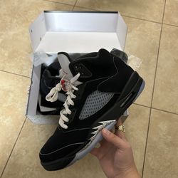 Jordan 5 Retro Metallic 2025 