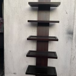 Wall Shelves In Good  Condition 