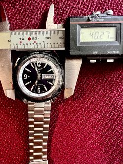 Vintage 1970s LE GANT Worldtimer Diver Automatic Day/Date Men’s Watch Swiss Made 40mm