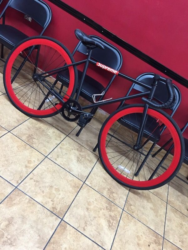 Pure fix black/red supreme bike (fixie)