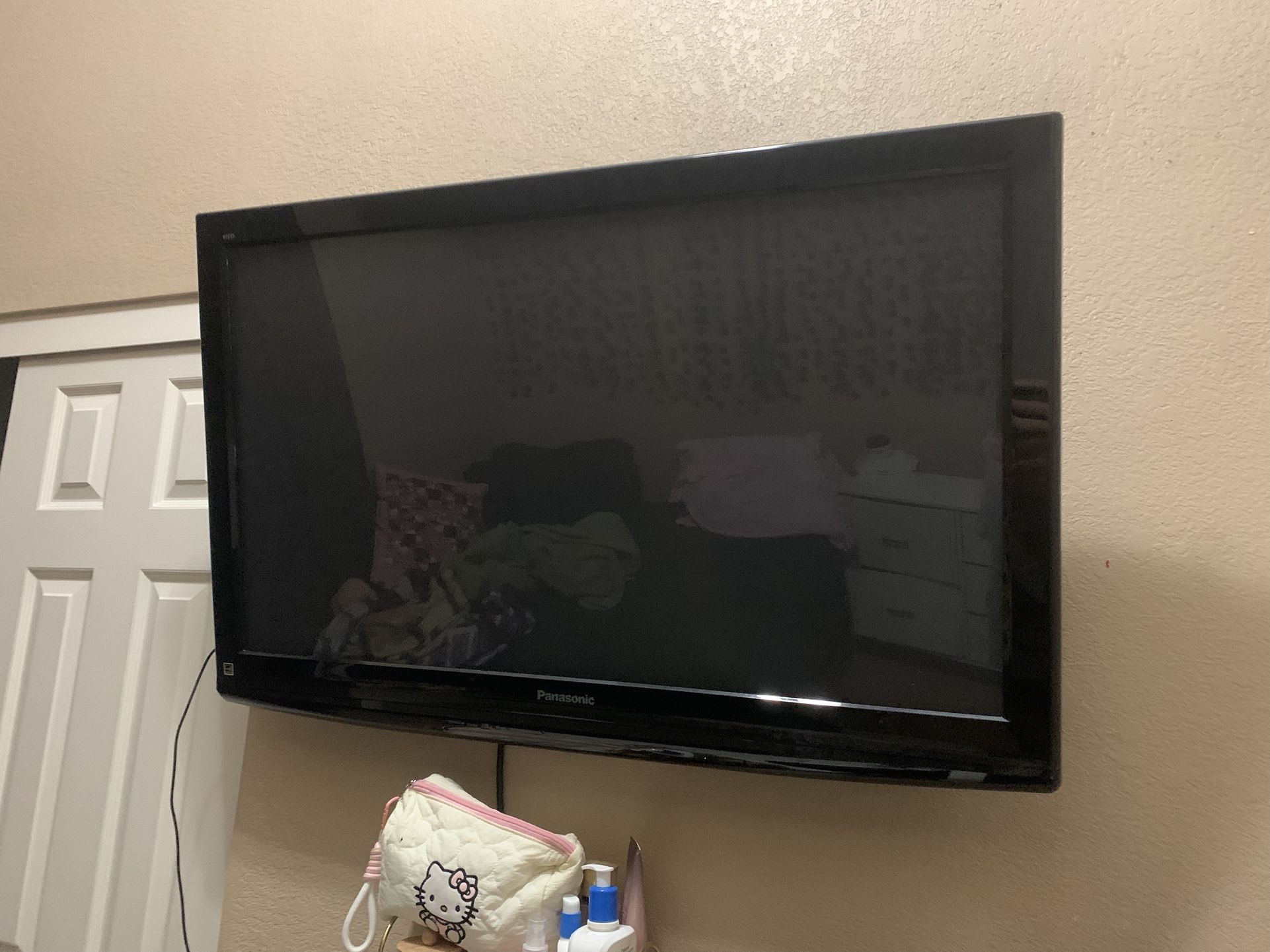 43 inch Tv fire stick with mount leveler