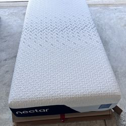 Nectar Classic Memory Foam Mattress - TWIN XL