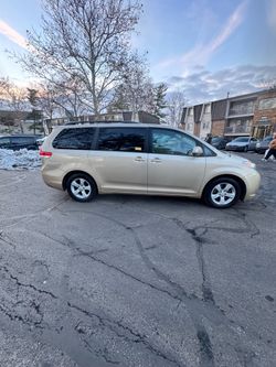 2011 Toyota Sienna