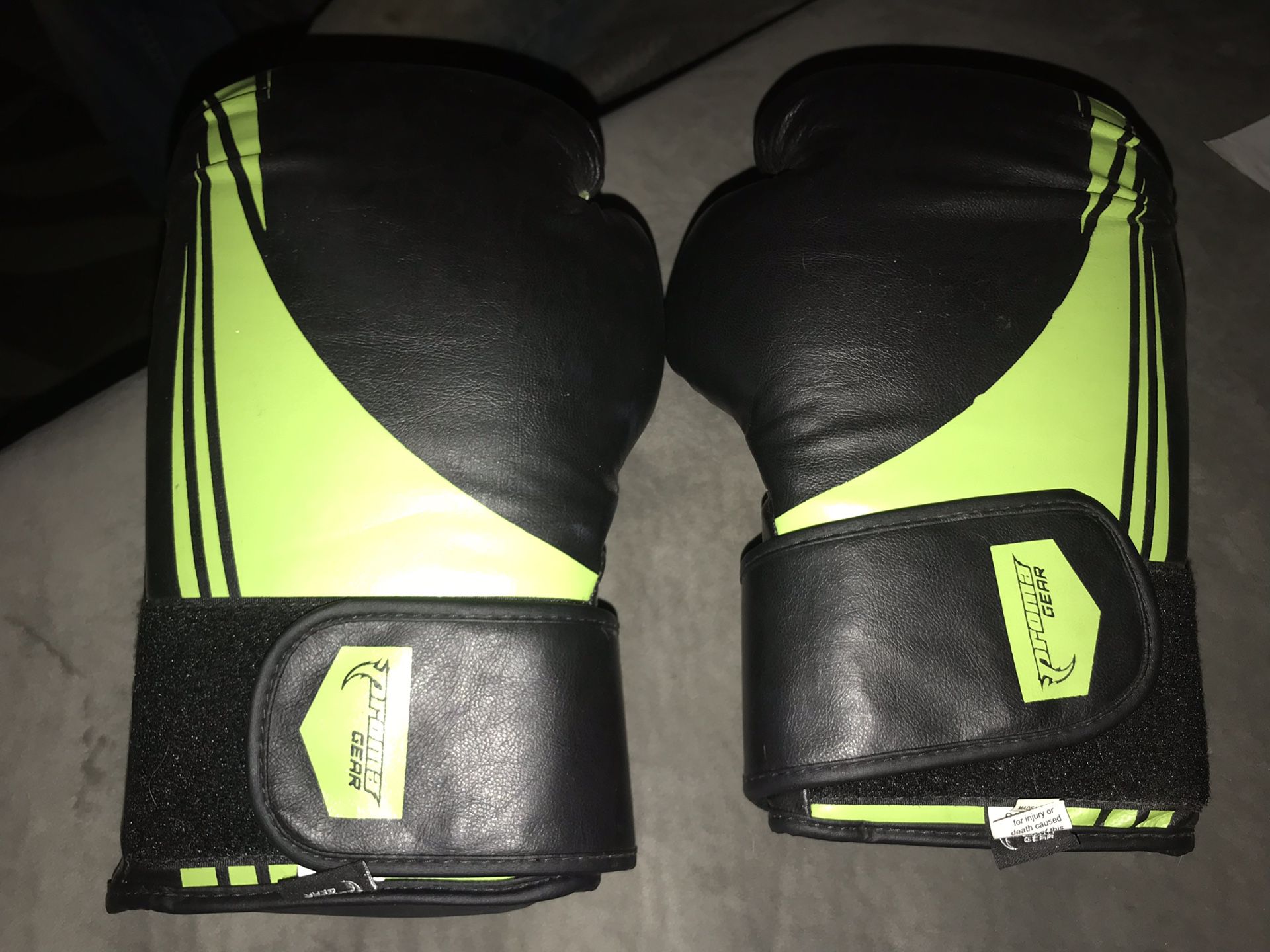 Proma gear boxing gloves