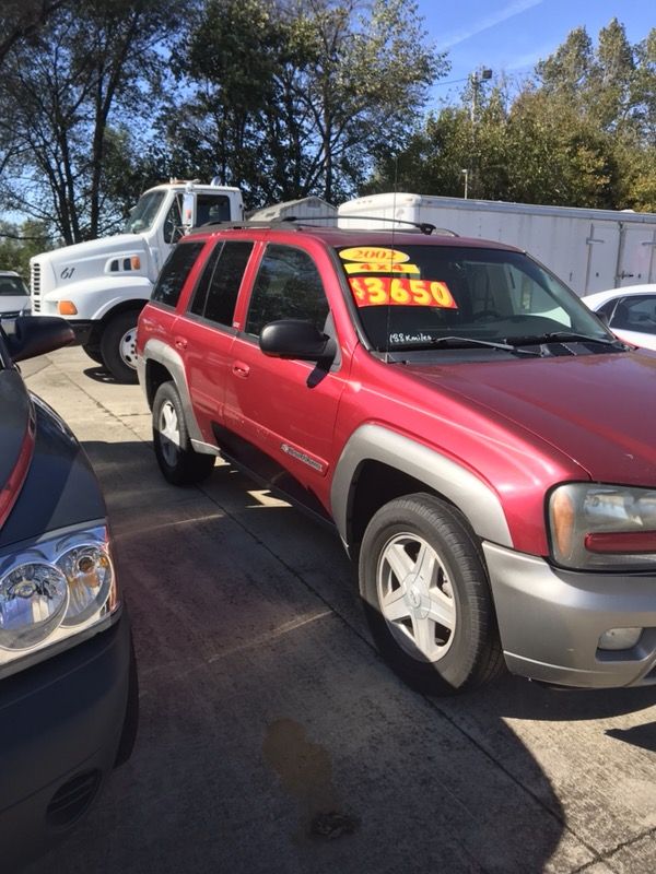 2002 trail blazer very n vehicle 4WD leather all power clean inside and out very dependable runs drives shifts great good suv come test drive it thx