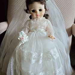 Madame Alexander 14" Bride Doll #1589 Wedding 1976