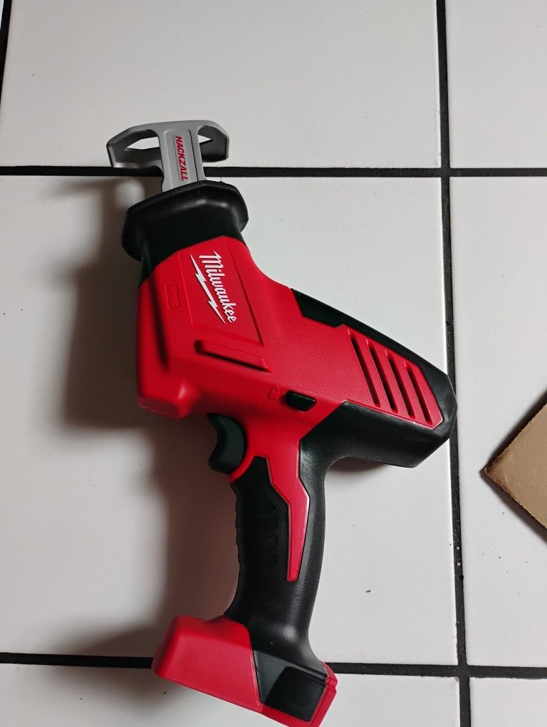 Milwaukee M18 Sawzall