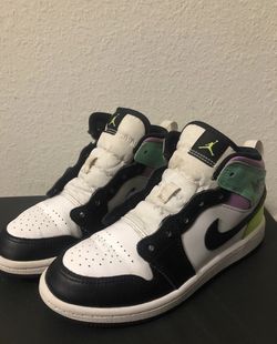 Size 1Y Kids Jordan 1 High