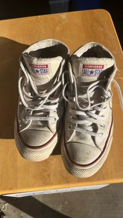 Womans/Girls converse all-star used shoes size 7.5
