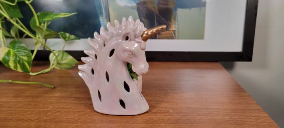Unicorn potpourri figurine with faux plant