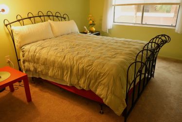 Queen Metal Bed Frame with Mattress – Excellent Condition