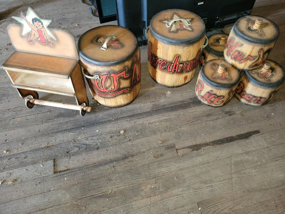 Betty boop and kitchen containers