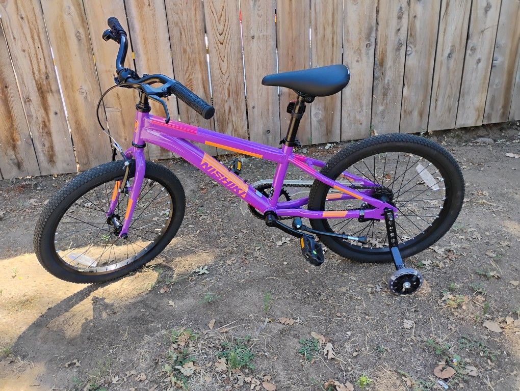Nishiki Durango 20" Girls Bike, Seat Adjustable And Handlebar Adjustable.