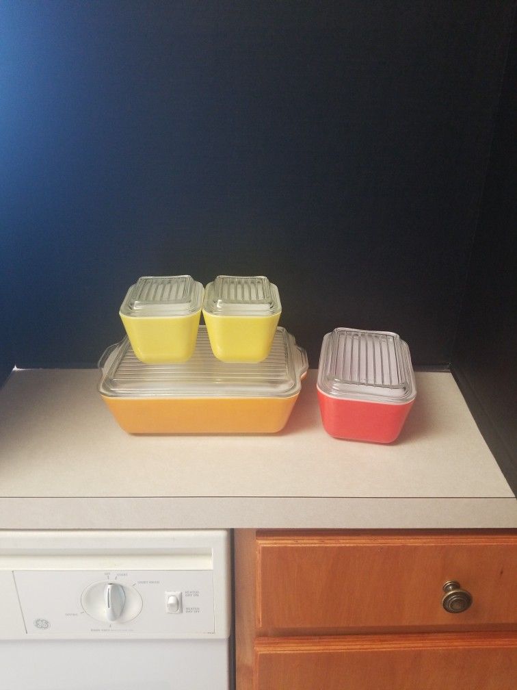 Vintage Pyrex Refrigerator Dishes 