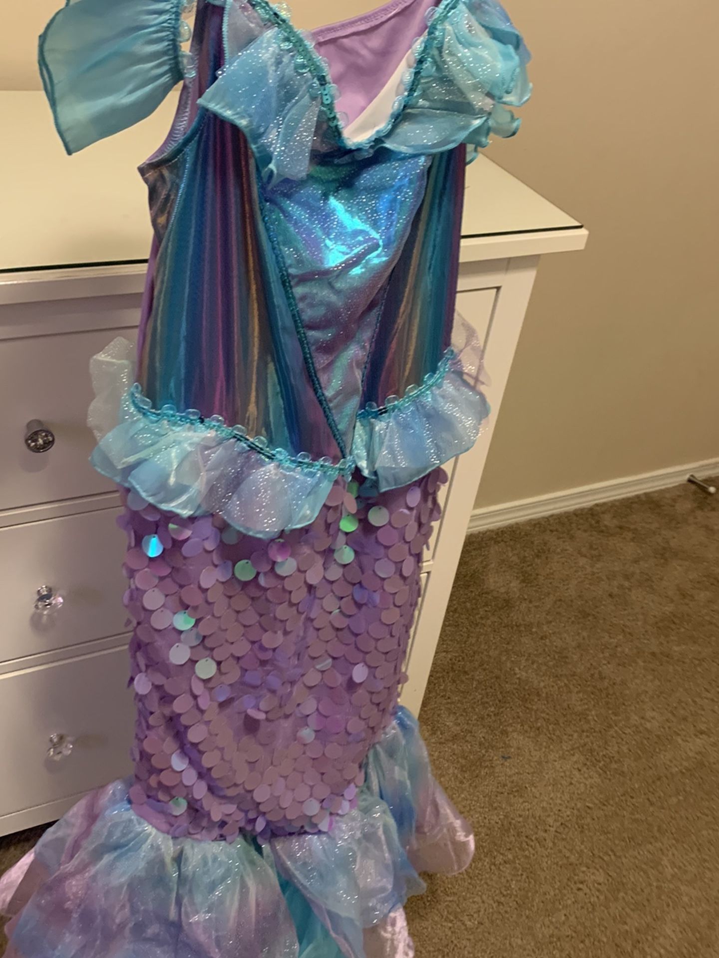 Mermaid Costume Size: 12-14