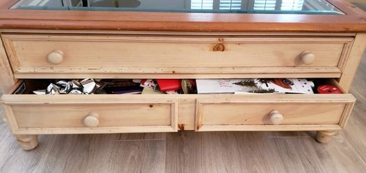 Broyhill coffee table with storage online
